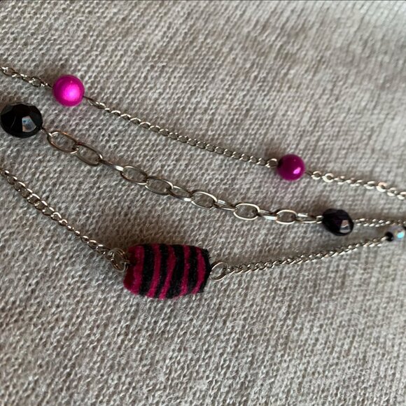 Creation - Recycle fabric Pompom bracelet beads chains Purple black - Picture 6 of 7